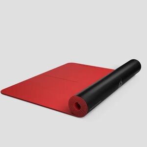 New! PELETON Reversible Workout Mat in Black and Red